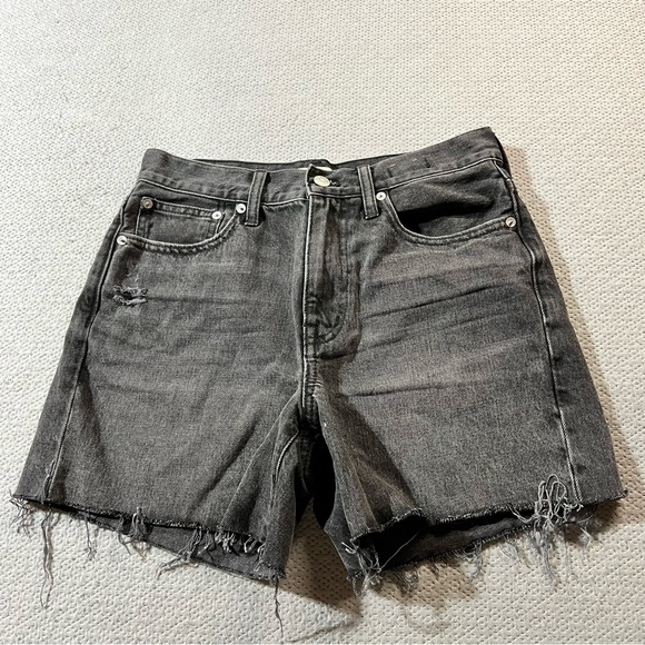 Madewell Pants - Madewell Relaxed Mid-Length Denim Shorts in Black Size 26 Raw Hem EUC